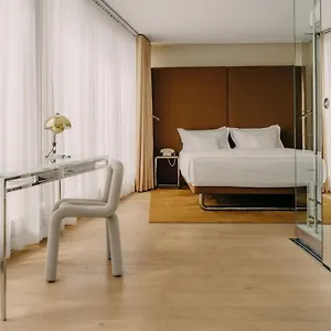 Josef Hotel