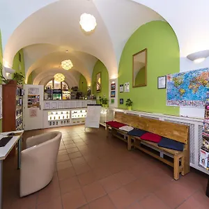 Mango Prague